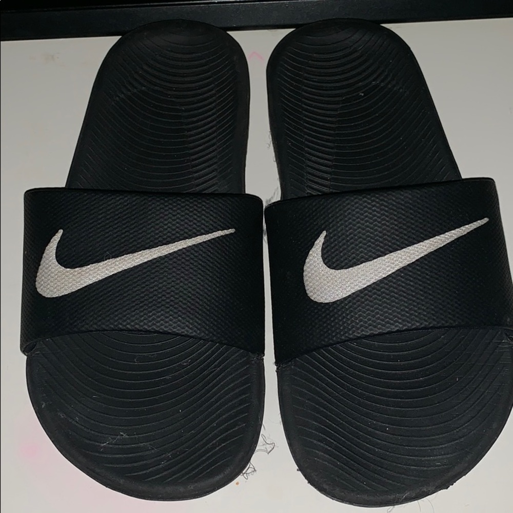 NIKE KIDS SLIDES